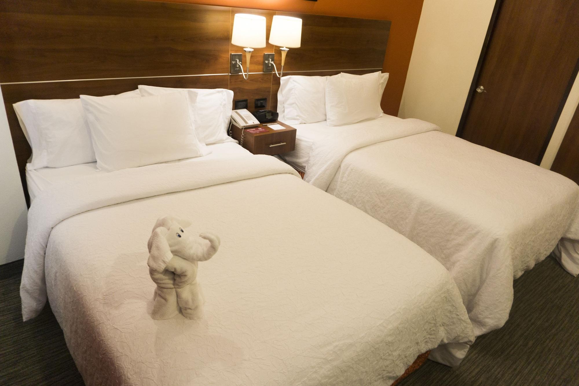 Hampton By Hilton San Juan Del Rio Hotel Bagian luar foto
