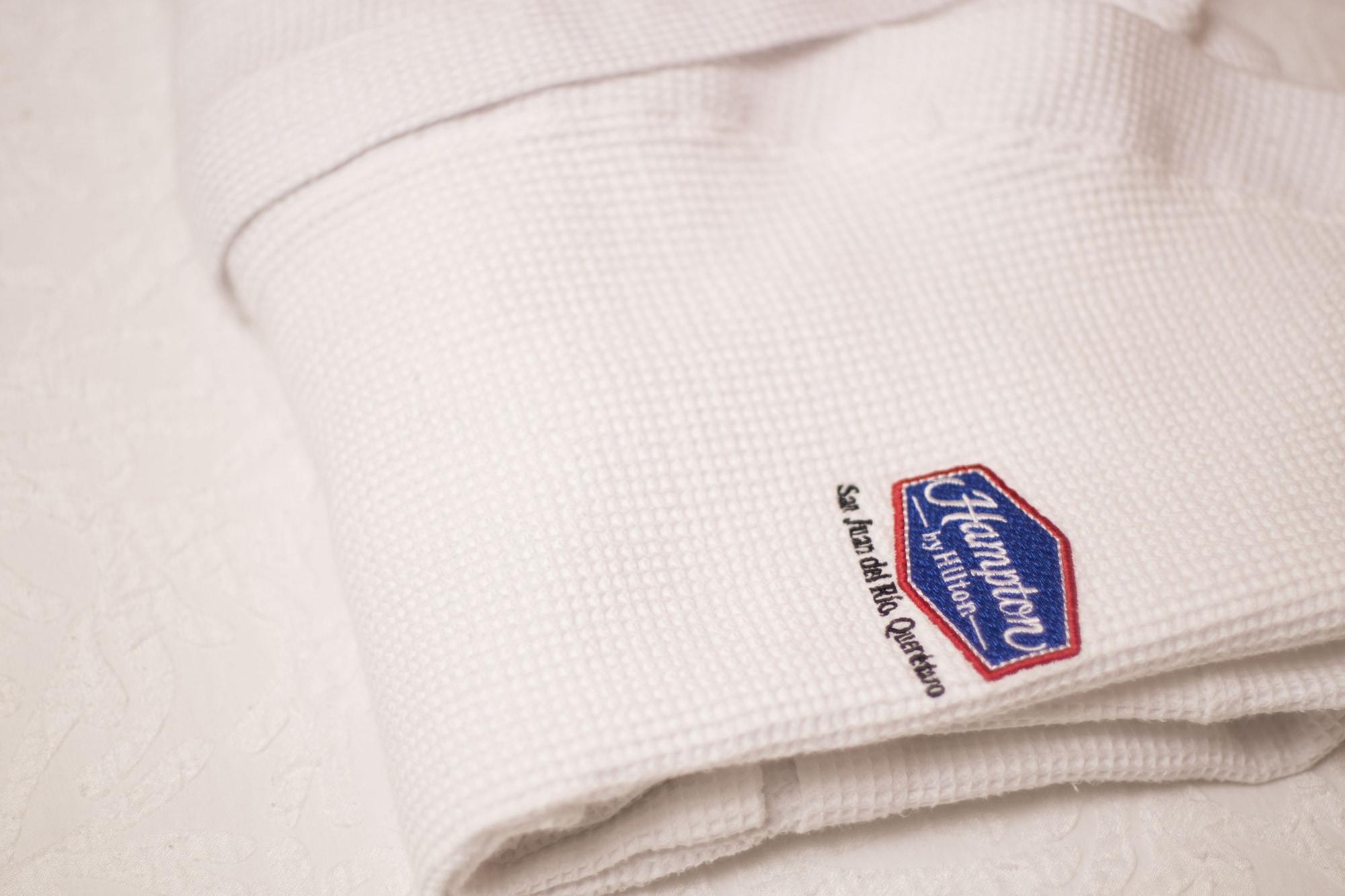 Hampton By Hilton San Juan Del Rio Hotel Bagian luar foto