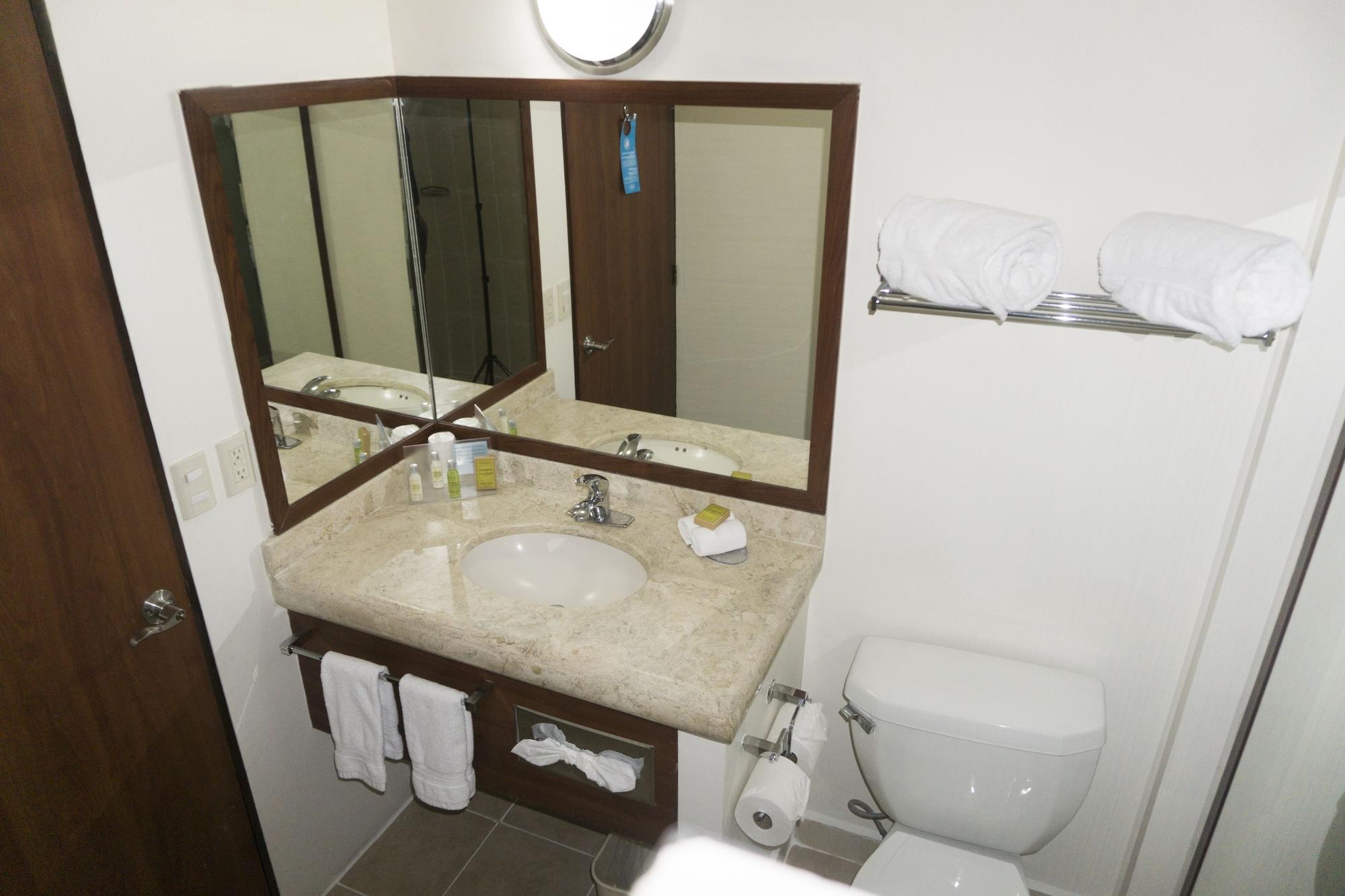 Hampton By Hilton San Juan Del Rio Hotel Bagian luar foto