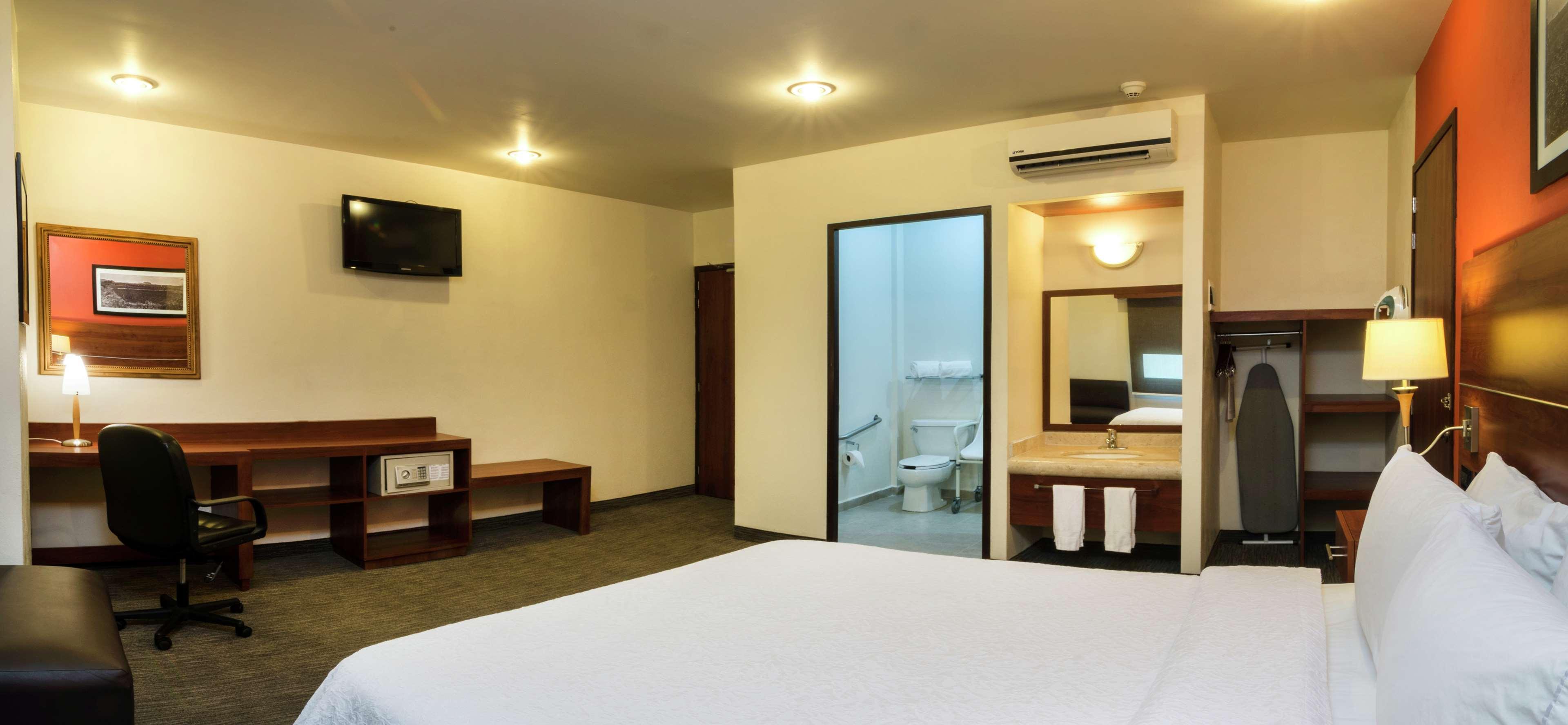 Hampton By Hilton San Juan Del Rio Hotel Bagian luar foto