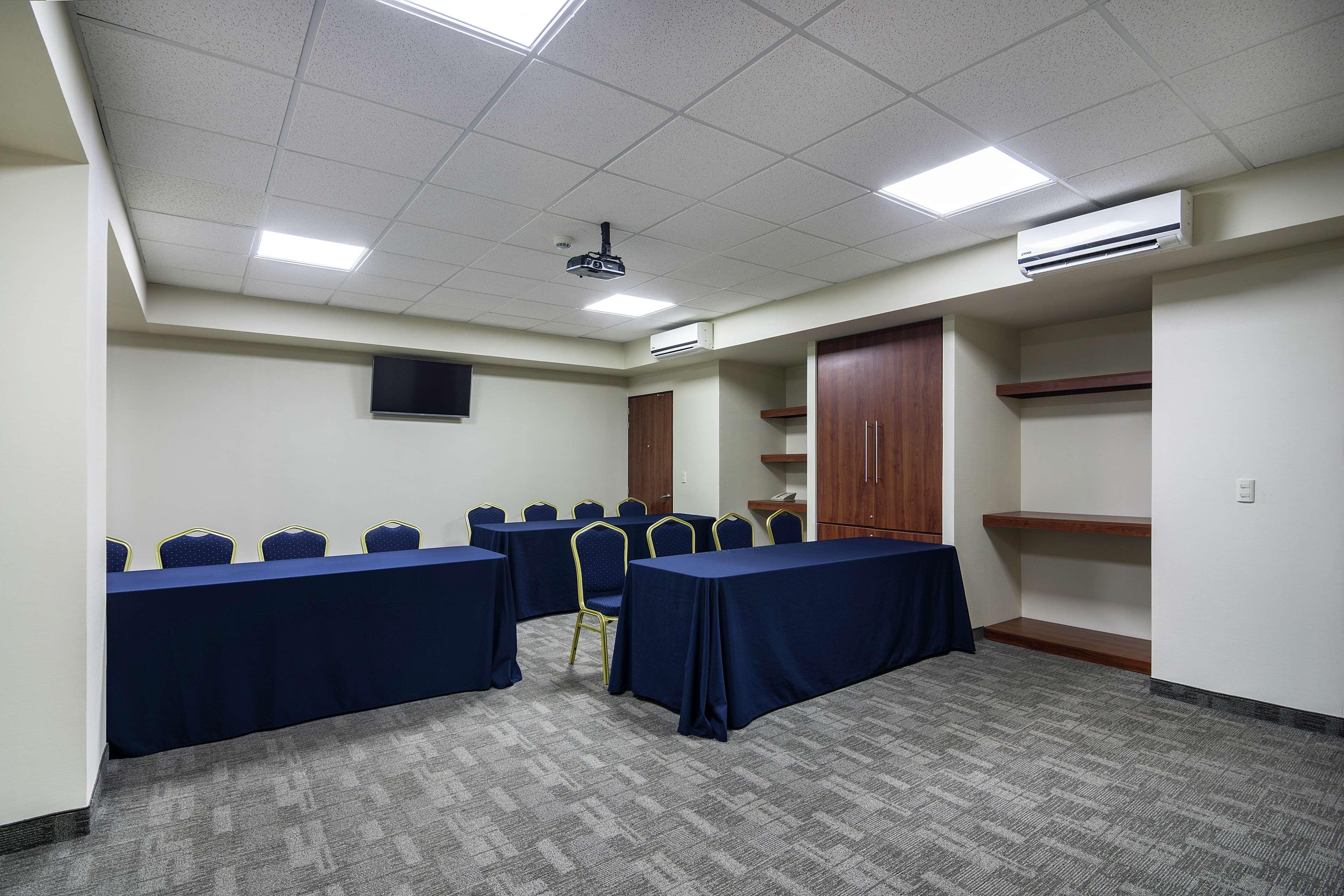 Hampton By Hilton San Juan Del Rio Hotel Bagian luar foto