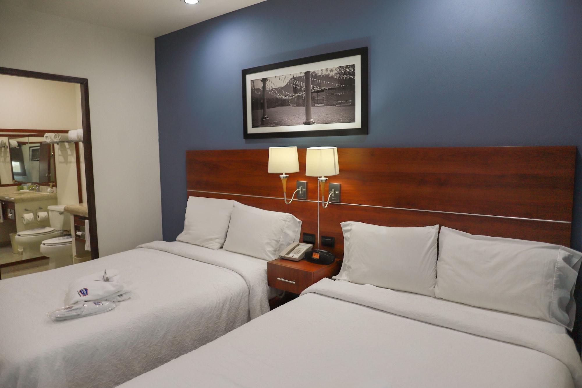 Hampton By Hilton San Juan Del Rio Hotel Bagian luar foto