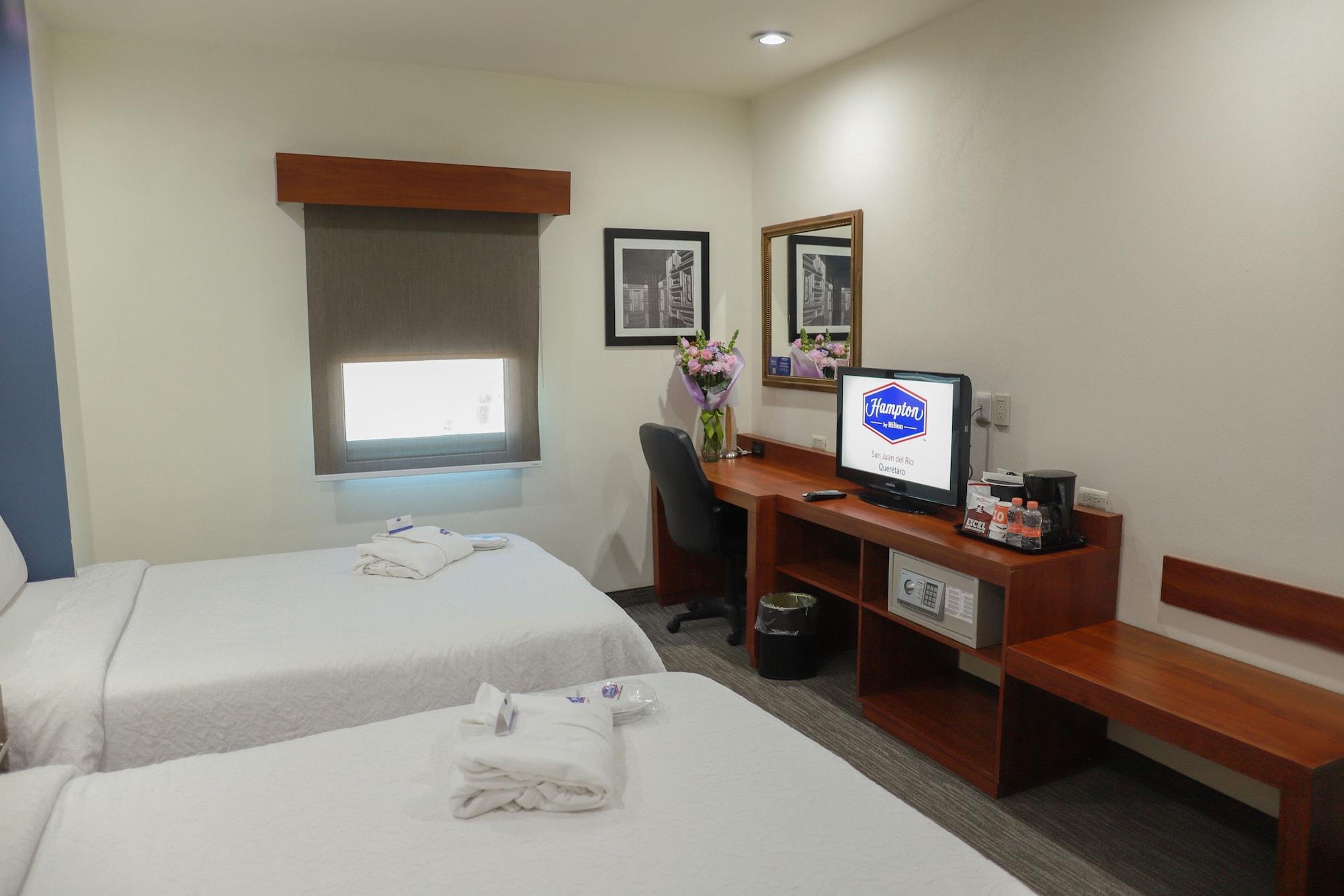 Hampton By Hilton San Juan Del Rio Hotel Bagian luar foto
