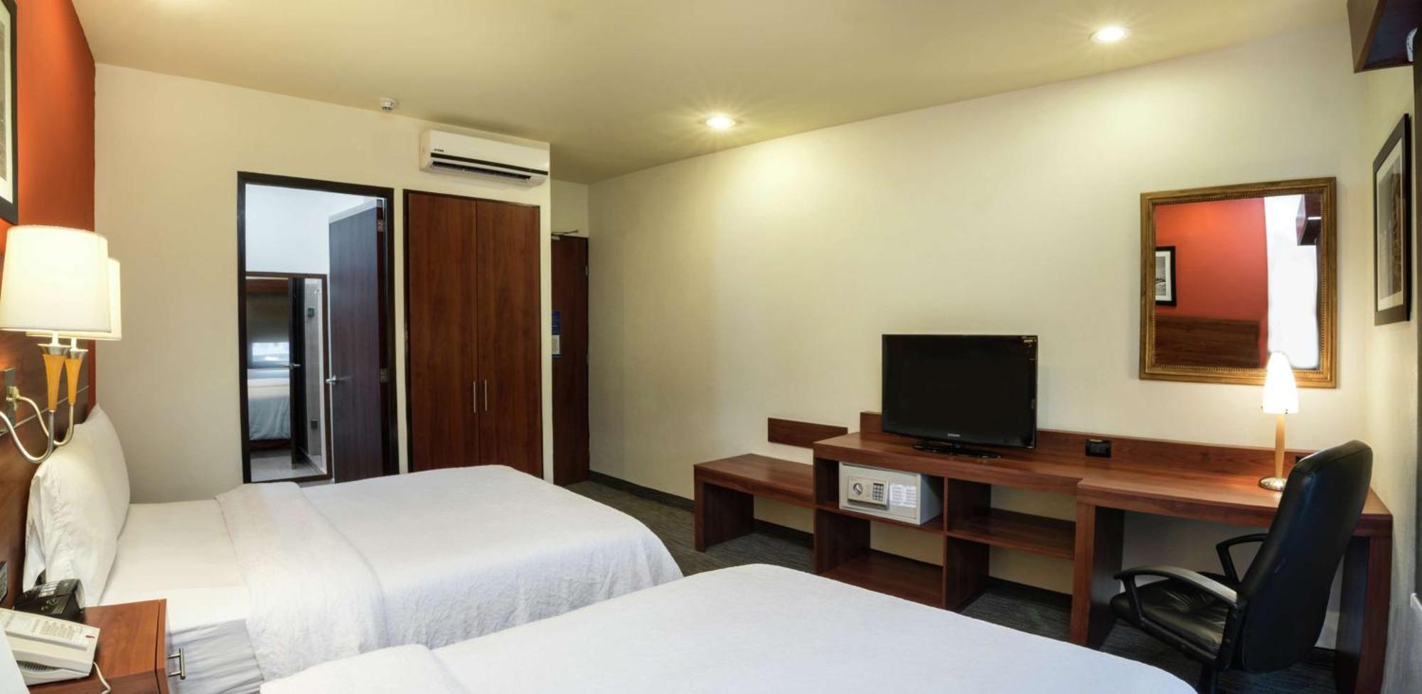 Hampton By Hilton San Juan Del Rio Hotel Bagian luar foto