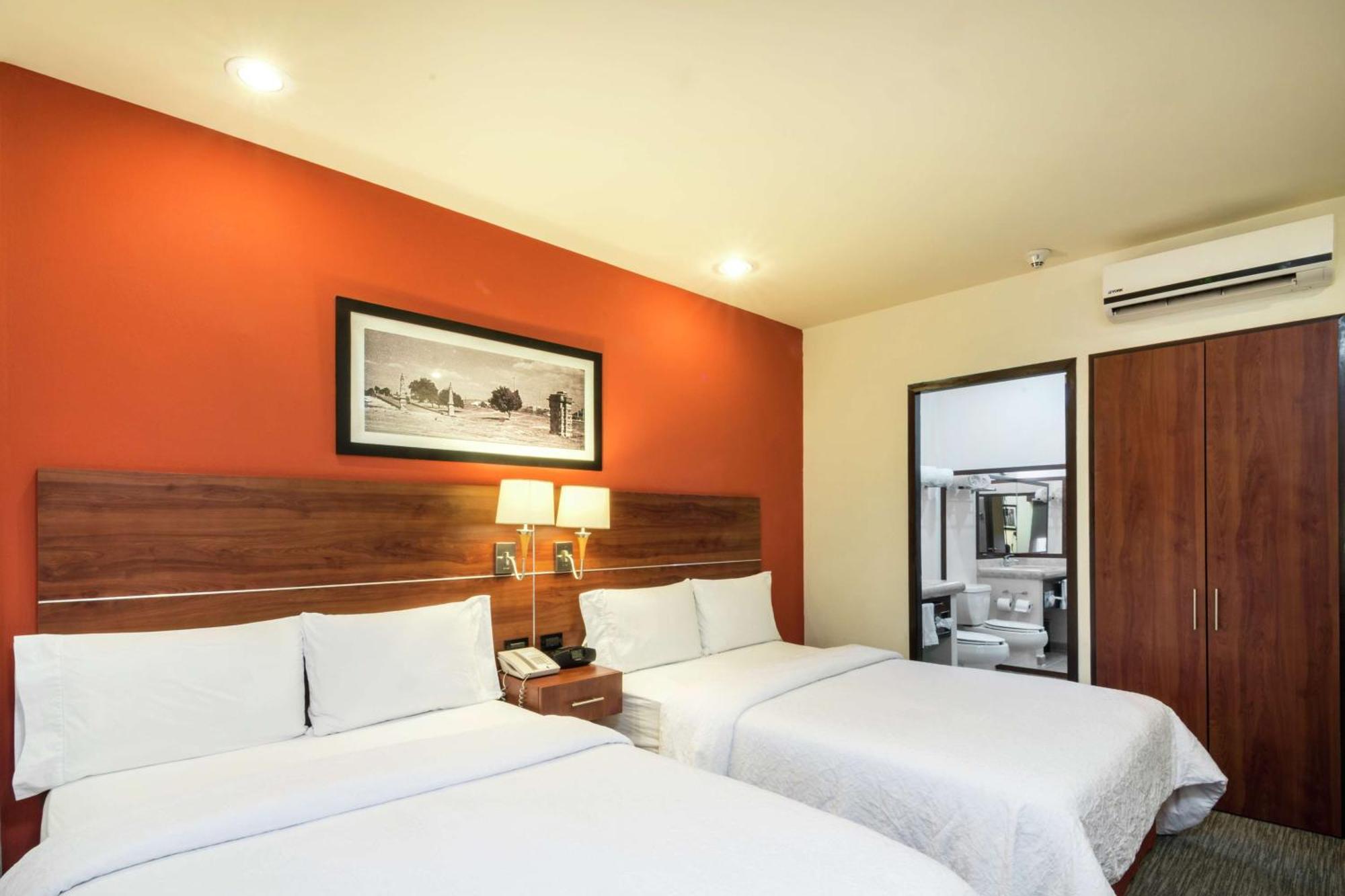 Hampton By Hilton San Juan Del Rio Hotel Bagian luar foto