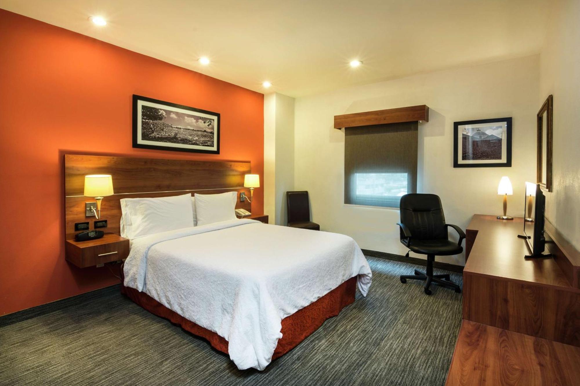 Hampton By Hilton San Juan Del Rio Hotel Bagian luar foto