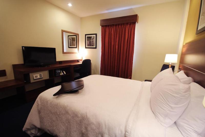 Hampton By Hilton San Juan Del Rio Hotel Bagian luar foto