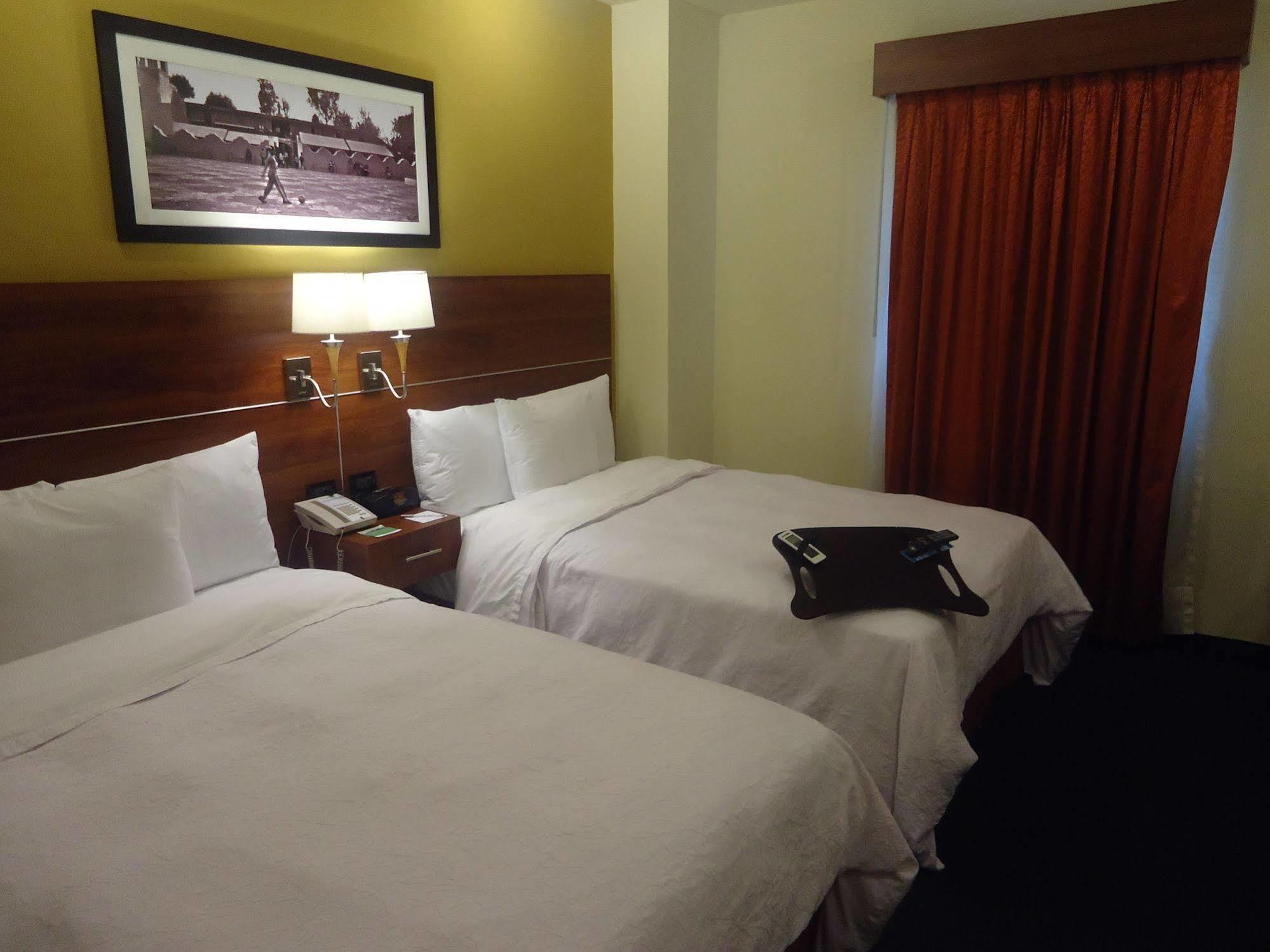 Hampton By Hilton San Juan Del Rio Hotel Bagian luar foto