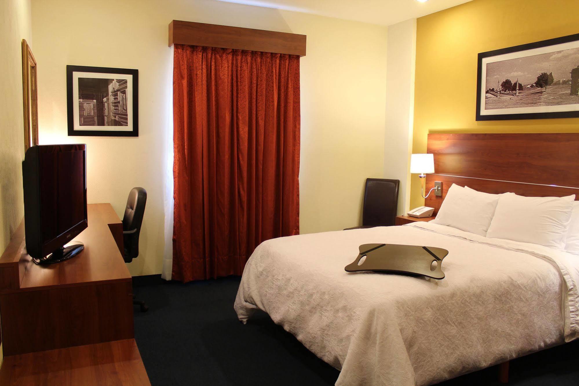 Hampton By Hilton San Juan Del Rio Hotel Bagian luar foto