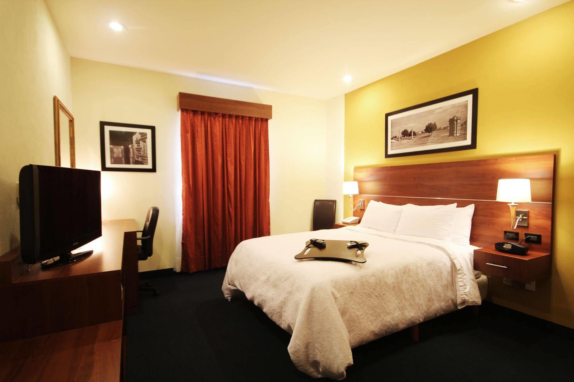 Hampton By Hilton San Juan Del Rio Hotel Bagian luar foto