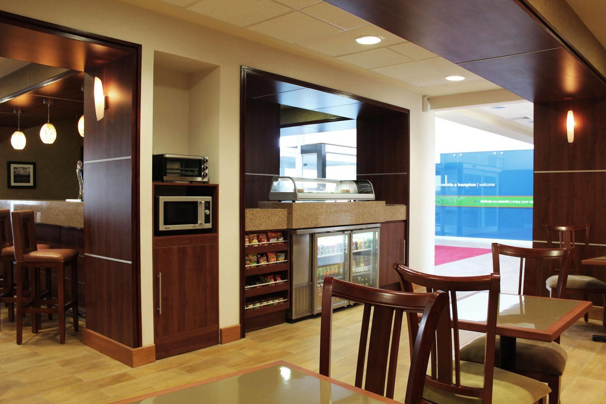 Hampton By Hilton San Juan Del Rio Hotel Bagian luar foto