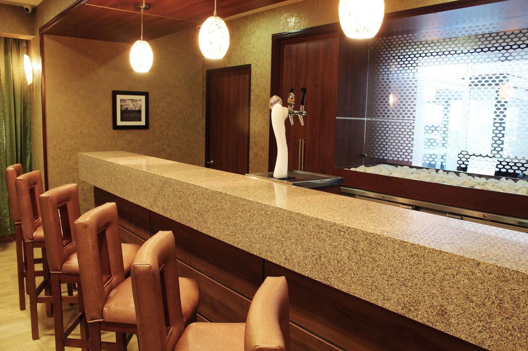 Hampton By Hilton San Juan Del Rio Hotel Bagian luar foto